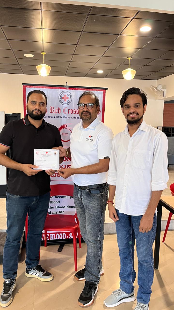 Donors receiving refreshments after donation at PFMECT Bangalore